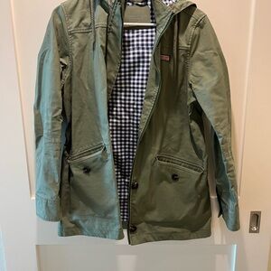 Vineyard Vines waist length trench